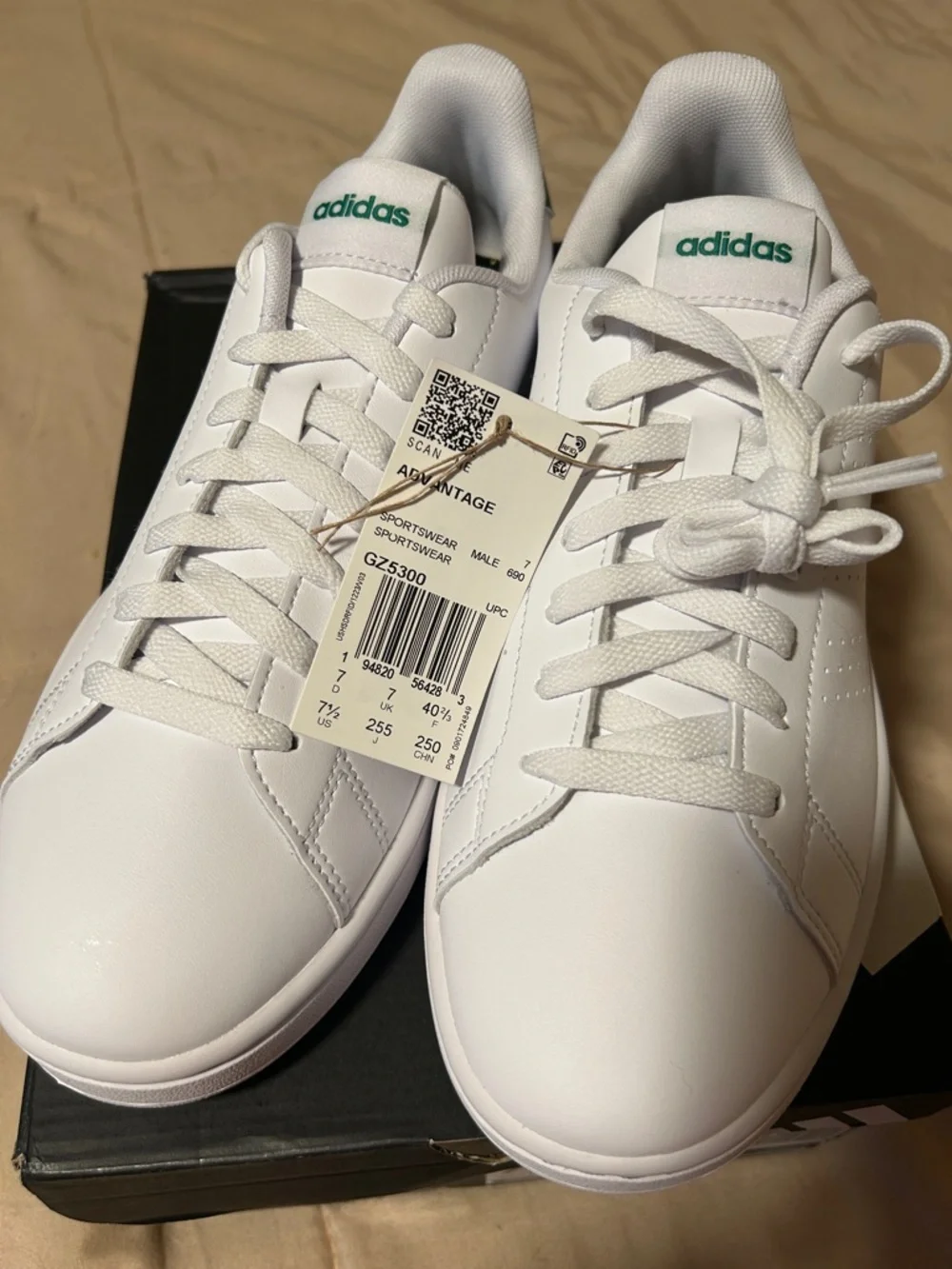 White Adidas Advantage Classic Athletic Shoes with Green Accents-brand new! - Picture 1 of 5